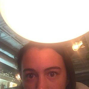 Meet your Posher, Caitlin